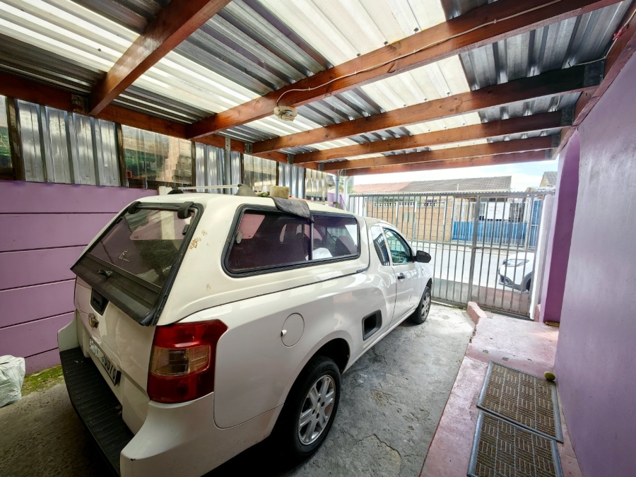 3 Bedroom Property for Sale in Lentegeur Western Cape